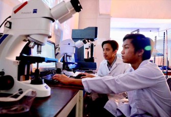 Kegiatan Praktikum Mahasiswa Program Studi Teknik Mesin di Laboratorium Universitas Pertamina, 2022.