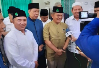 Pangdam I/BB Mayjen TNI Achmad Daniel Chardin saat memberikan keterangan pers usai safari subuh Arafah berjamaah di masjid Taqwa Medan. Minggu (2/10)