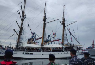 Joy Sailing Putra Putri Maritim dengan KRI Dewaruci, Minggu (2/10)
