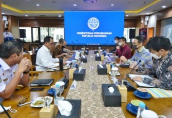 Menhub Budi Karyadi undang dubes Jepang Kanasugi Kenji di kantor Kemenhub Jakarta. Senin (3/10)