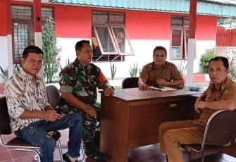 Komsos Babinsa bersama warga binaannya