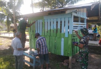 Renovasi pos kamling bersama masyarakat 