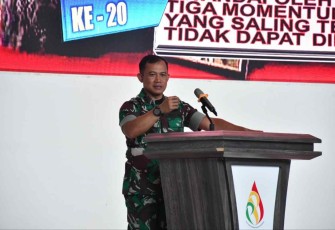 Danrem 081/DSJ Kolonel Inf Deni Rejeki memberikan kuliah umum di di PPI Madiun