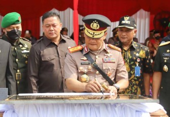 Kapolda Jateng Irjen Pol Ahmad Luthfi meresmikan kenaikan tipe menjadi Polresta Pati. Kamis (13/10)