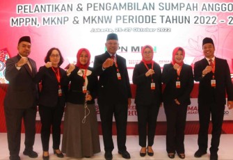 Menkumham RI Yasonna H Laoly saat lantik anggota MKNP dan MKNW Periode 2022-2025 di Jakarta 