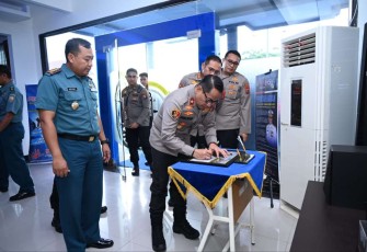 Kapolda Kalsel Brigjen Pol Andi Rian Djajadi saat silaturahmi bersama Danlanal Banjarmasin 