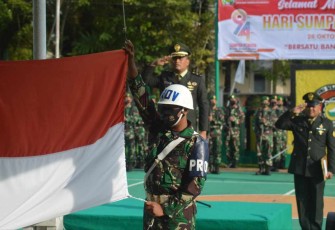Upacara bendera Hari Sumpah Pemuda Ke-94 di Kodim 1001/HSU-BLG 