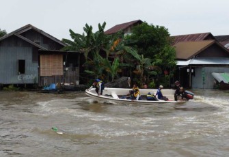 Pencarian warga tenggelam di sungai