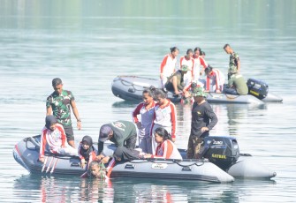 Pelatihan evakuasi medis dari Lantamal IX Ambon