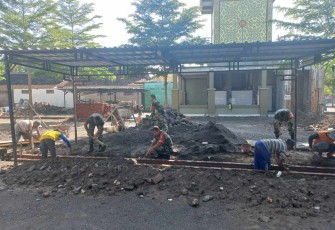 Karya bakti bangun bangun masjid di wilayah binaan 
