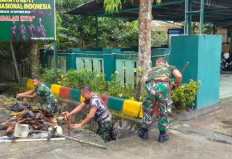 Kerja bakti pembersihan lingkungan pangkalan