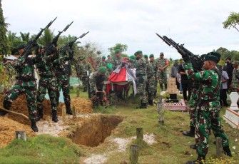 Pemakaman Militer Purnawirawan Pelda Sukimin 
