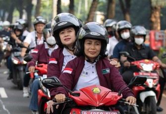 Puan Maharani berboncengan motor bersama Menteri Bintang, Minggu (19/12)