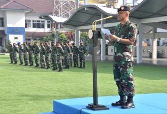 Upacara bendera 17-an Kolinlamil, Senin (19/12)
