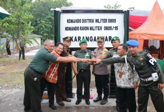 Dandim 0805/Ngawi Letkol Inf Adi Wirawan saat peresmian Koramil 15/Karanganyar, Kamis (22/12)