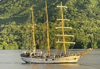 KRI Dewaruci berlayar etape Banda Naera menuju Kupang 