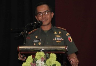 Dandim 0833/Kota Malang Letkol Kav Heru Wibowo Sofa 