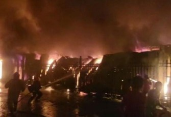 Kios Pasar Sentral Makassar Terbakar, Selasa (27/12)