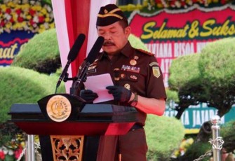 Jaksa Agung ST Burhanuddin saat memberikan amanat pada Penutupan Pendidikan dan Pelatihan Pembentukan Jaksa (PPPJ) Angkatan LXXIX (79) Gelombang II Tahun 2022, Rabu 14 Desember 2022.