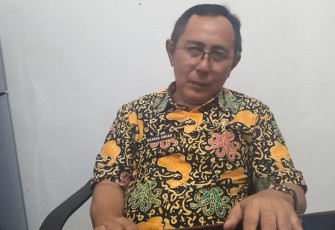 Kabag Hukum Pemda Kaur Dasrul Imran, SH saat ditemui wartawan klikwarta.com di ruang kerjanya, Kamis (24/03/2022).