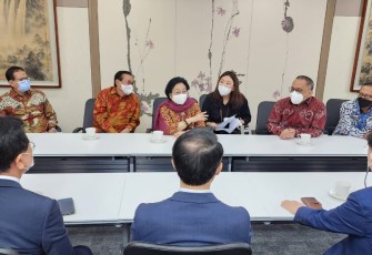 Megawati Soekarnoputri menyaksikan penandatangan nota kesepakatan (MoU) antara Jeju National University (JNU) dengan BRIN serta Kementerian Kelautan dan Perikanan (KKP) di Jeju, Korea Selatan, Rabu (14/9/2022).