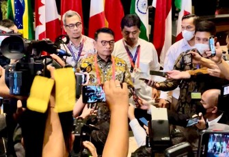 Kepala Staf Kepresidenan Dr. Moeldoko menyampaikan arahan di Media Centre G20, Nusa Dua Bali.
