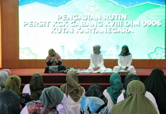Persit KCK Dim 0906 Kutai Kartanegara saat Tausiah dan Pengajian
