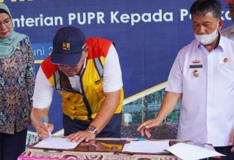 Serah Terima Jembatan Gantung Way Biha, Rabu (29/06/2022).