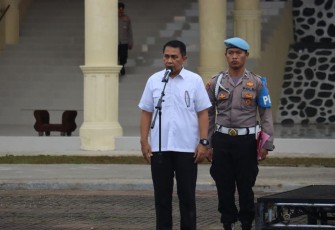 Dir Reskrimum Polda Bengkulu Kombes Pol Teddy suhendyawan, S.Ik saat memimpin pelaksanaan Apel Pagi (20/06/22) di lapangan Rekonfu Mapolda Bengkulu.