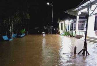 Sungai Bakah pasca Meluap Rendam Permukiman Warga Melawi Kalbar
