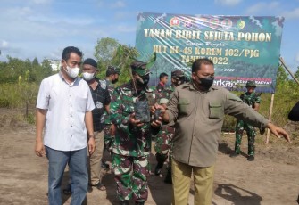 Danramil Pahandut Pimpin Penanaman Sejuta Pohon di Wilayah Binaan 