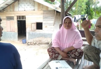 Pewarta saat temui Rasyidi (50) bersama istrinya Badriah (44)