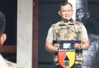 Danrem 081/DSJ, Kolonel Inf Deni Rejeki saat bertindak sebagai Irup 