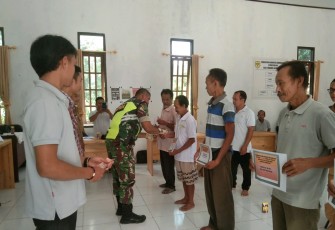Babinsa Koramil 1016-05/Rungan Dampingi Penyaluran BLT DD 