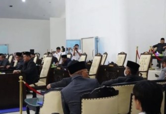 Paripurna DPRD Pesibar