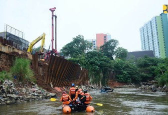 Kementerian PUPR saat Gelar Gerakan Bersih dan Sehat bersama Sungai Ciliwung