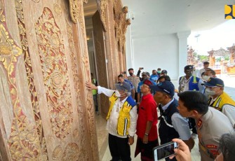 Menteri PUPR saat tinjau Terminal VVIP Bandara I Gusti Ngurah Rai 