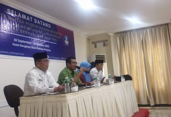 Disdikbud saat Gelar Bimtek untuk PKG PAUD di Kota Padang Panjang 