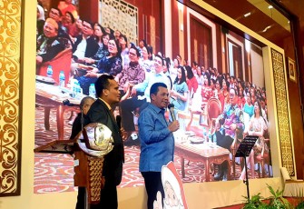 Gubernur Kepri H Ansar Ahmad saat Hadiri Perayaan Natal Provinsi Kepri di Dompak 
