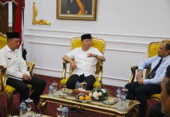 Gubernur Rohidin saat beraudiensi bersama Kanwil DJKN-LB, di Gedung Daerah Balai Raya Semarak Bengkulu, Rabu (15/06).