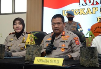 Kapolres Bogor AKBP Dr. Iman Imaduddin S.H., S.I.K., M.H saat konferensi pers