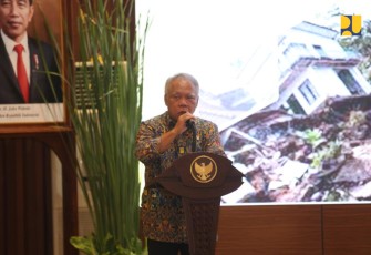 Menteri Basuki pada Pembukaan Pelatihan Pendampingan Teknis Rehabilitasi dan Rekonstruksi Pasca Bencana Gempa di Cianjur, Rabu (14/12) di Auditorium Kementerian PUPR.