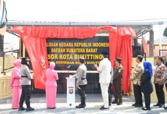 Suasana saat pengukuhan Polres Bukittinggi menjadi Polresta oleh Kapolda Sumbar Irjen Pol Suharyono, S.IK.
