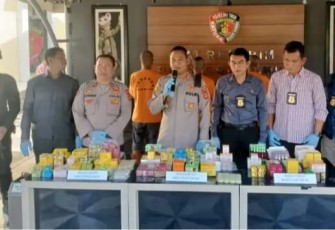 Kapolres Oku Timur, AKBP Nuryono, SH.SiK,MM., didampingi kasat Reskrim, AKP Hamsal, SH. MH saat Konferensi Pers, Rabu (23/11/2022).