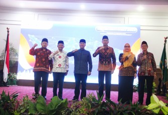Gubernur Rohidin saat mengikuti Pembukaan Musrenbangnas Tahun 2022 via virtual meeting, di Gedung Daerah Balai Raya Semarak Bengkulu, Kamis (28/04).