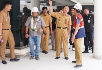 Bupati Pesisir Barat, Agus Istiqlal, Senin (19/12/2022) kemarin pada saat melakukan peninjauan
