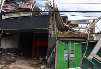 Tampak bangunan rusak pasca gempa yang terjadi di Kabupaten Cianjur