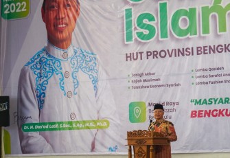 Gubernur Bengkulu Rohidin Mersyah usai membuka Gebyar Islami Bengkulu dalam Rangka HUT ke-54 Provinsi Bengkulu Tahun 2022, di Masjid Raya Baitul Izzah Bengkulu, Selasa (15/11). 