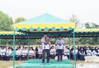 PGRI Kecamatan Singkep Barat saat Gelar Upacara Bendera Peringati HUT PGRI ke-77 dan HGN 2022.