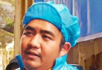 PLT Bupati Bintan Roby Kurniawan SPWK saat diwawancarai awak media